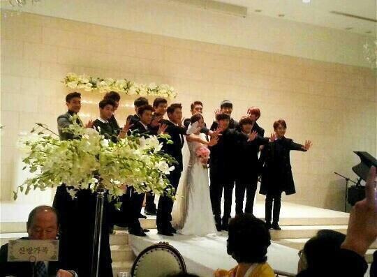 Sungmin chụp ảnh cùng nhóm Super Junior và Super Junior-M.