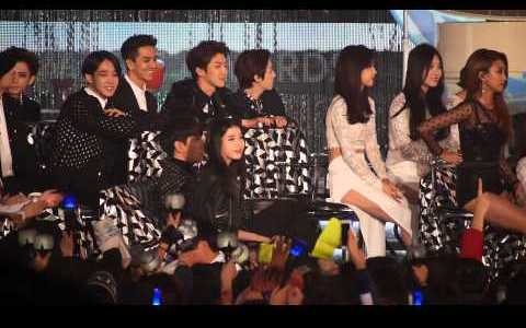 Hyeri (toc ngan, goc phai) nhai loi Dongwoon (BEAST) hinh anh