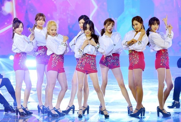 Nhin lai 12 thang on ao scandal cua Kpop hinh anh