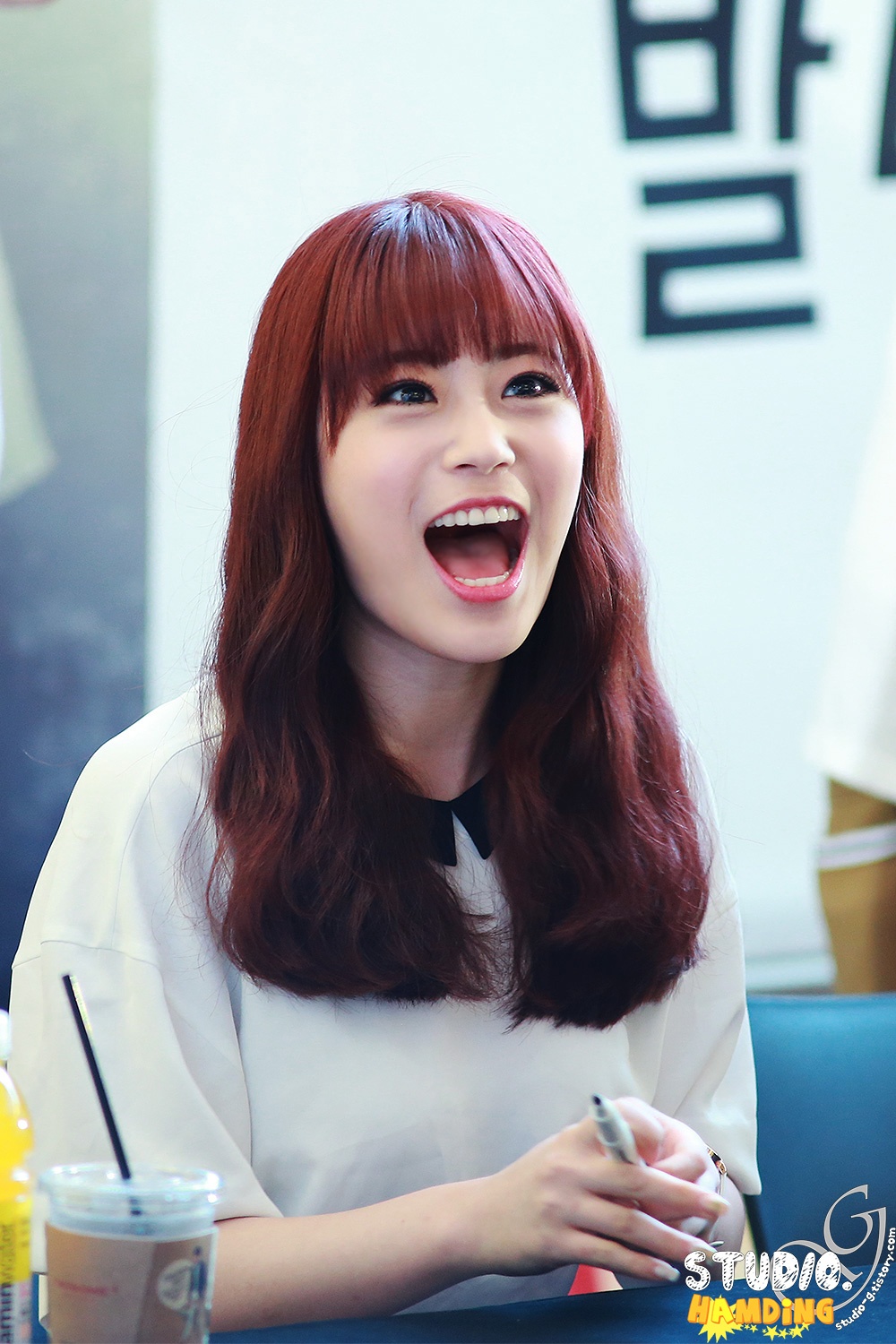 Trên chương trình truyền hình thực tế Roommate, Youngji chinh phục khán giả bằng 