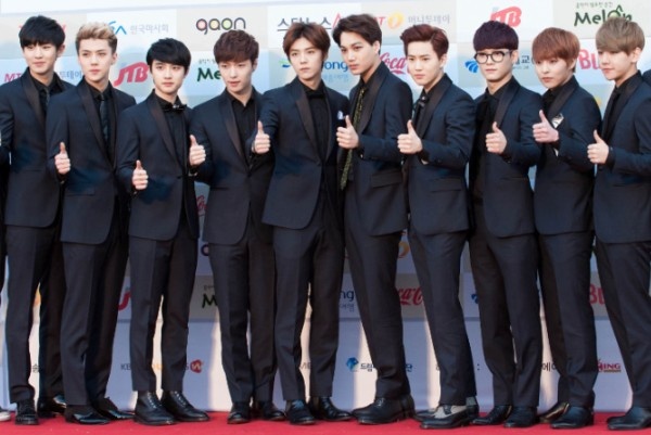 Fan EXO to nhom nhac Thuy Dien an cap vu dao hinh anh