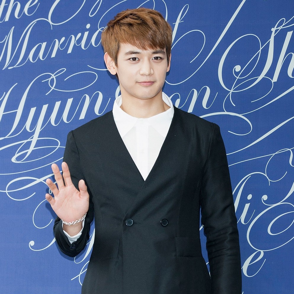 Cậu em út điển trai của nhóm SHINee không