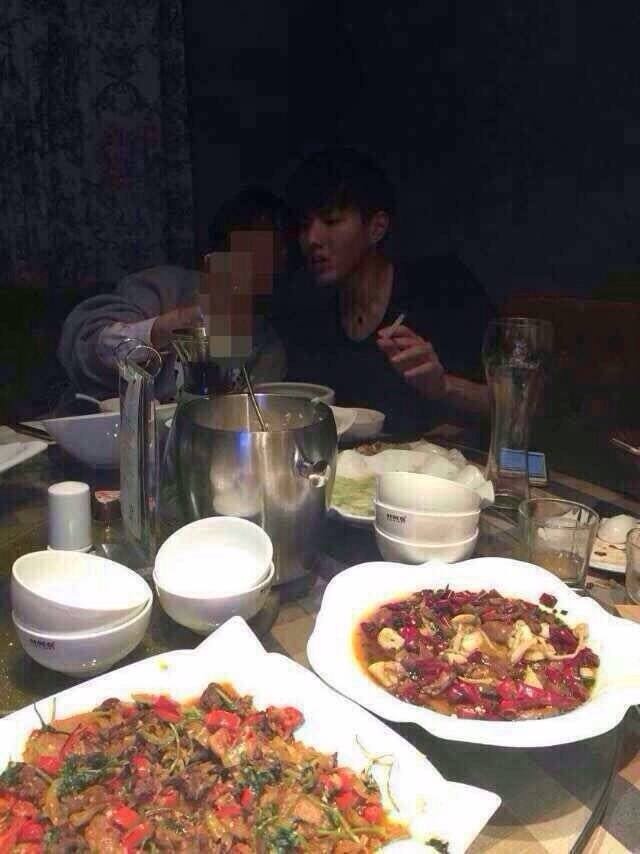 Bức ảnh gây tranh cãi của Kris.