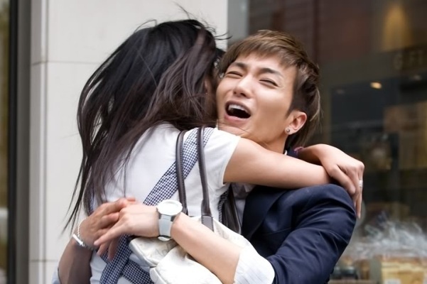 Muon kieu om hon fan cua than tuong Han hinh anh