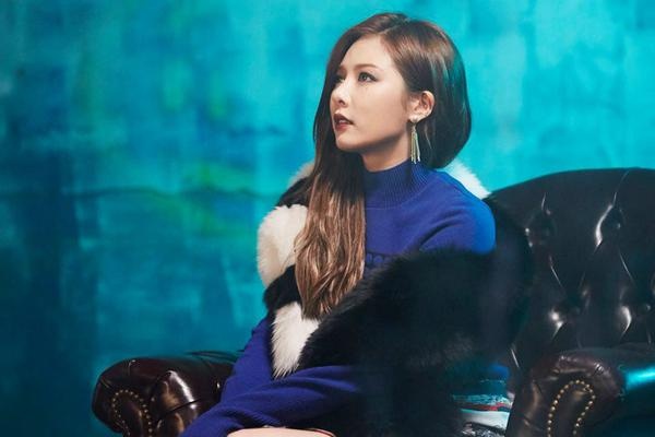 Tạo hình lấp lánh của HyunA trong MV mới.