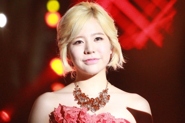 Sunny (SNSD) thua nhan yeu nguoi noi tieng hinh anh