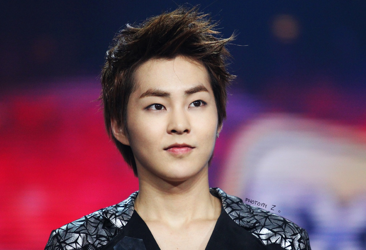 Xiumin lỡ buổi trao giải vì sốt.