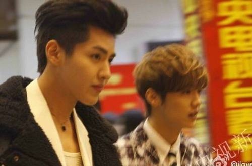 Fan EXO phat sot vi Kris va Luhan tai ngo hinh anh