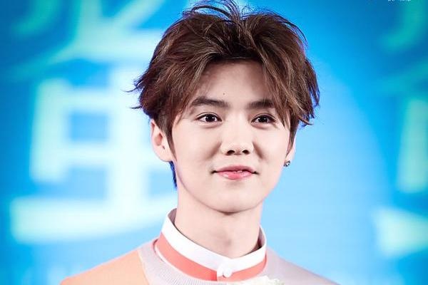 SM lai vac don di kien Luhan hinh anh