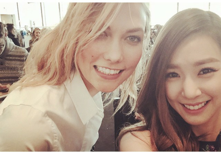 Tiffany còn có duyên gặp gỡ và chụp ảnh selfie cùng người mẫu một thiên thần khác của hãng nội y nổi tiếng
