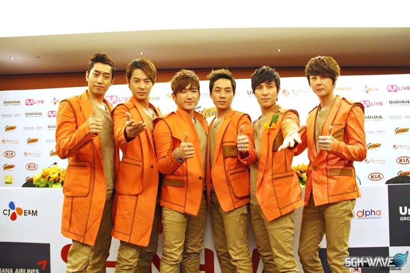 Nhóm Shinhwa.