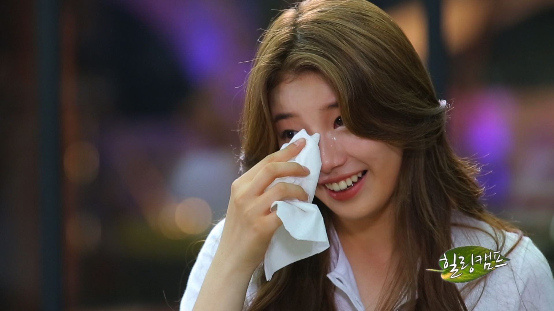 Nhưng trong show Healing Camp (2013), một mẩu của nhóm miss A tiết lộ về căn bệnh tâm lý trầm cảm của mình. Cô cho biết: 