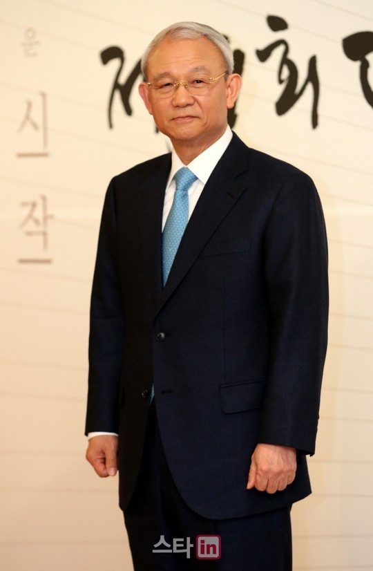 Ông Lee Kyu Tae.