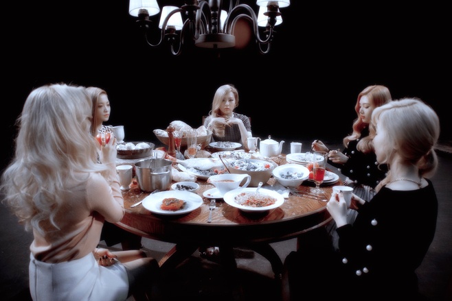 Hình ảnh từ MV Automatic.