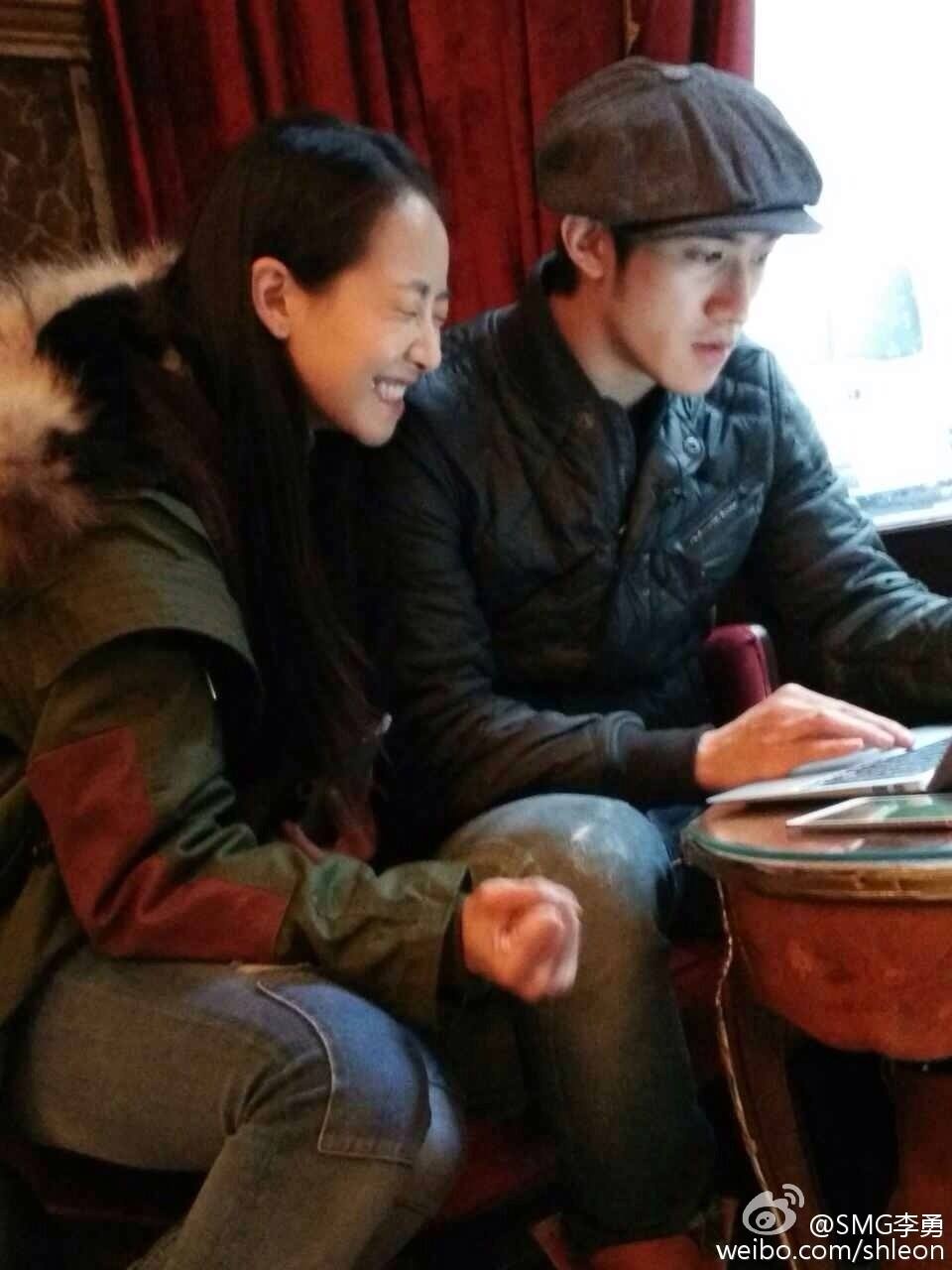 Victoria và Lý Trị Đình bàn bạc