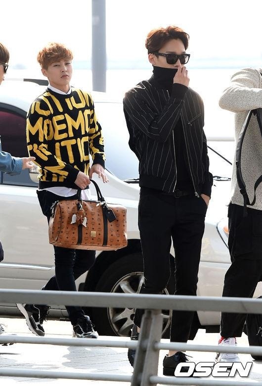 Sáng ngày 27/3, nhóm nhạc EXO đã có mặt ở sân bay Incheon, Hàn Quốc, để lên đường sang Việt Nam tham dự Music Bank in Hanoi. 