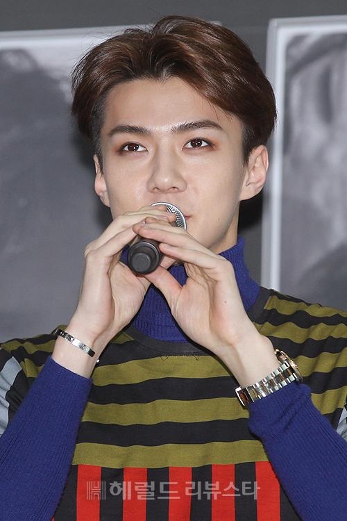 Đúng 10h sáng ngày 30/3, trọn vẹn album EXODUS cũng đã được trình làng. 