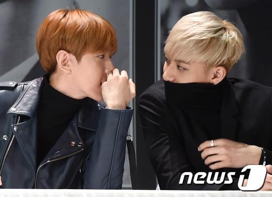 Baekhyun (trái) tiết lộ, Tao quyết tâm tham gia đợt quảng bá EXODUS vì muốn chứng tỏ sự cố gắng của mình với các fan.