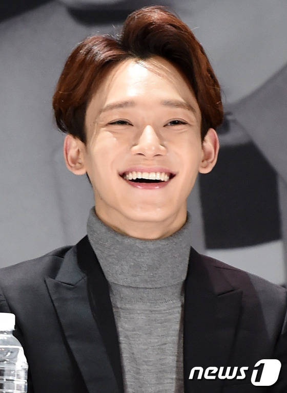 Khác với gương mặt mệt mỏi ở sân bay Nội Bài tối ngày 29 vừa qua, EXO 