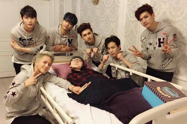 Than tuong Kpop thuc hien uoc nguyen cua fan tan tat hinh anh