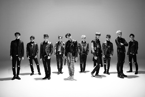 EXO tung MV dau tien vang Kris va Luhan hinh anh