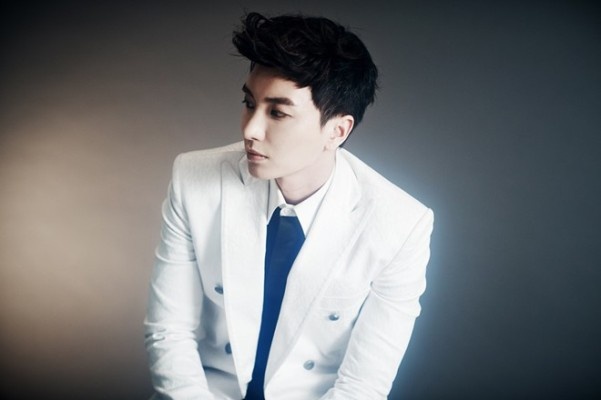 Truong nhom Super Junior trach fan cuong hinh anh
