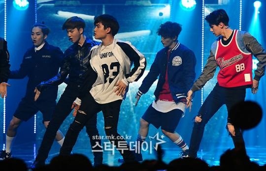 Call Me Baby tren M!Countdown - EXO hinh anh