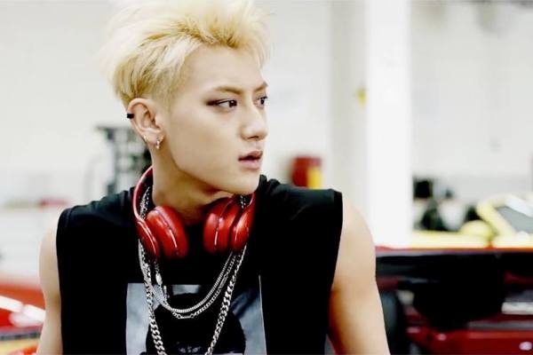 Em ut EXO-M tam nghi vi chan thuong hinh anh