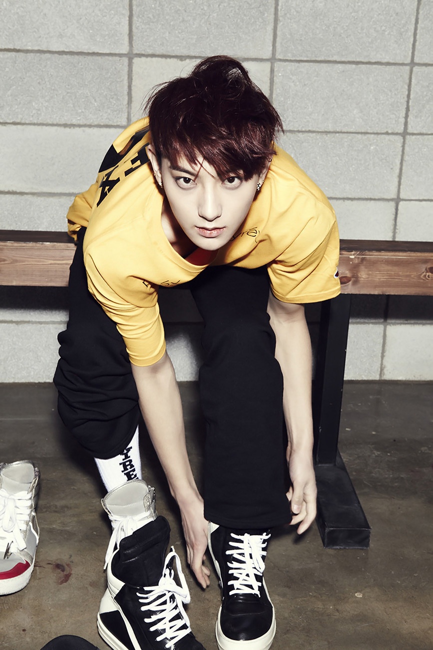 Từ cuối tháng 6 đến giữa tháng 7/2013, chân Tao thường xuyên bị thương do cường độ luyện tập căng thẳng cho sân khấu tái xuất. Vũ đạo khiến đầu gối của anh thường cọ xát mạnh với sàn nhà. 