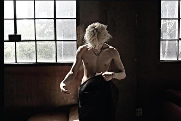 Mot mau nhom BEAST khoe anh ban nude hinh anh