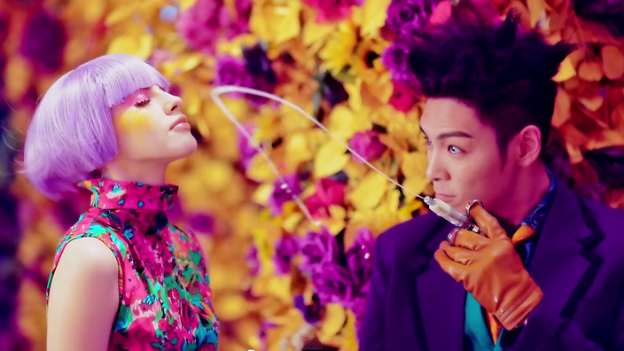T.O.P cùng bạn diễn nữ trong MV Bae Bae.