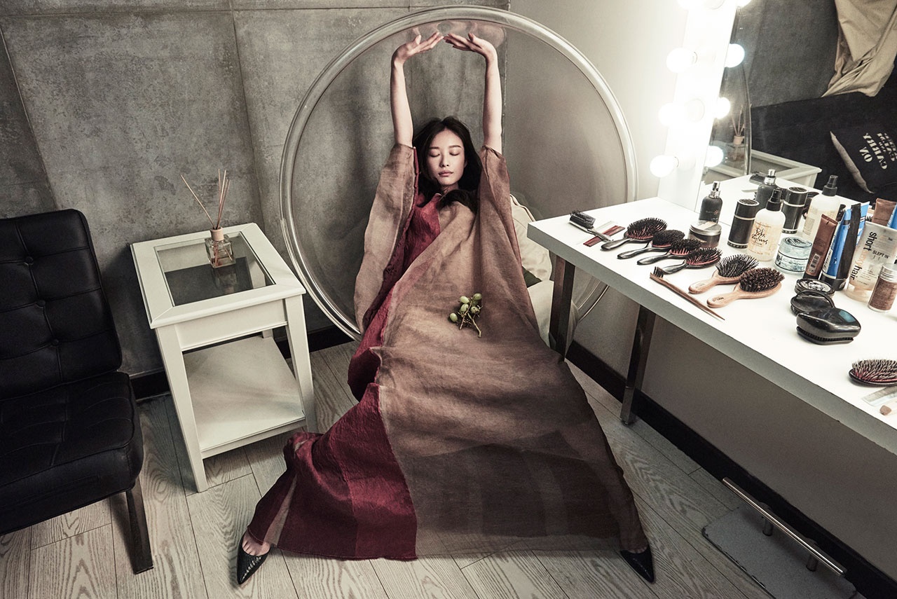 Ni Ni – “giai nhân của Trương Nghệ Mưu”, xuất hiện trong bộ phim bom tấn Kim Lăng Thập Tam Hoa (2011)