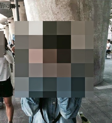 Tấm ảnh fan cuồng được làm mờ hẳn khuôn mặt.