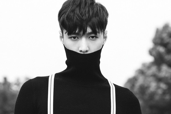 Lay (EXO) nhap vien vi chan thuong hinh anh