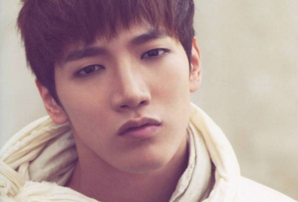2PM kien cu dan mang lang ma bo cua Jun.K hinh anh