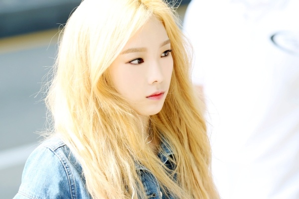 Can canh ve dep 2 thien than toc vang moi cua SNSD hinh anh