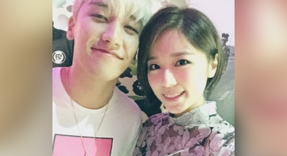 Heidi chụp với Seungri ở hậu trường.