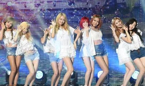 SNSD bung no tren san khau gioi thieu ‘bom tan’ moi hinh anh