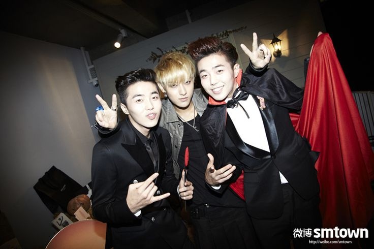 Tasty có mối giao hảo với ca sĩ đồng hương Tao (EXO).