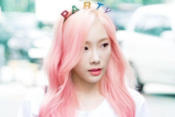 Chan tin don, truong nhom SNSD doi kien cu dan mang hinh anh