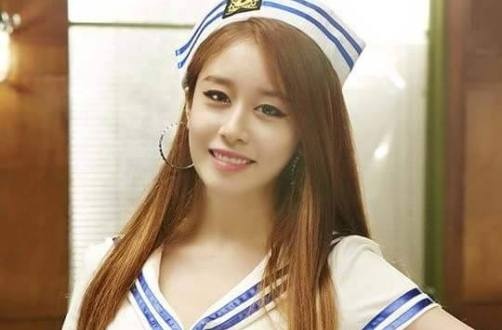 Jiyeon (T-ara) chia se anh banh ky niem tu Queen Viet hinh anh