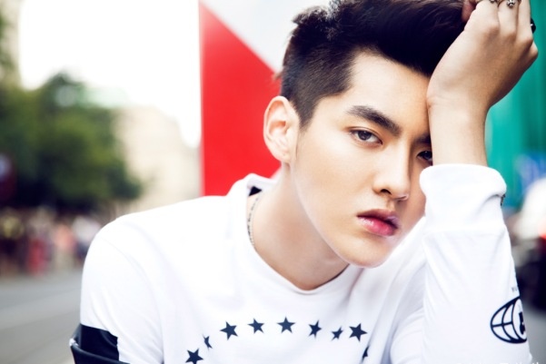 Sau Luhan, SM Entertainment lai kien Kris (EXO) hinh anh