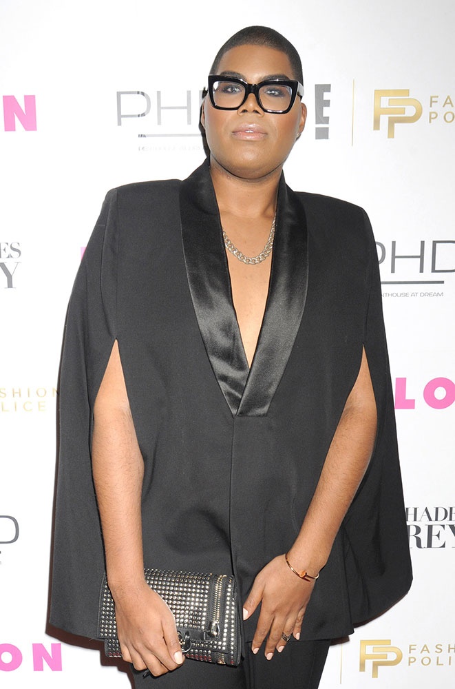 Một chiếc clutch Tom Ford trong bộ sưu tập đáng ghen tị của El Johnson.