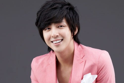 Kibum bat ngo chia tay Super Junior hinh anh