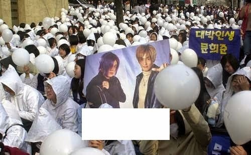 Nhóm từng thu hút lượng fan cuồng nhiệt không kém các idol ngày nay.