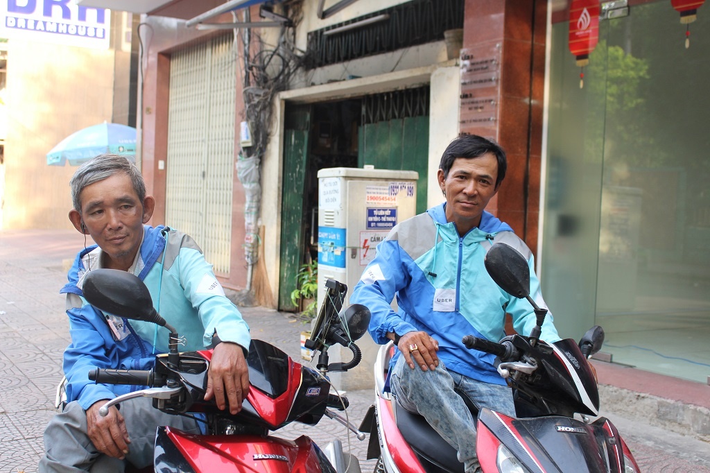 Ngay cuoi cung cua Uber, tai xe van miet mai chay den phut chot hinh anh