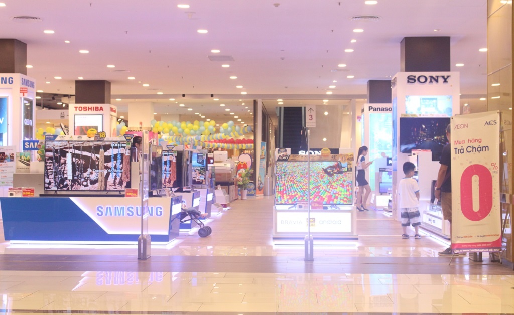 khach hang so bi doi no kieu xa hoi den,  vay tinh dung mua TV mua World Cup anh 2