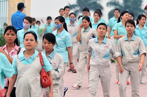 Lao dong tai Trung Dong keu cuu, Bo truong noi gi? hinh anh