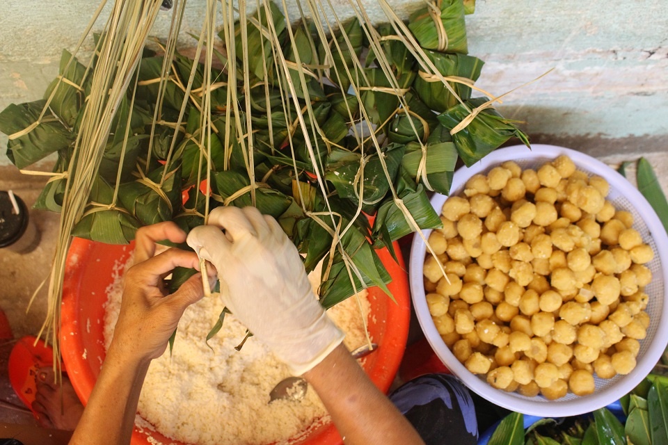 Hem banh u chay hang truoc Tet Doan Ngo anh 11