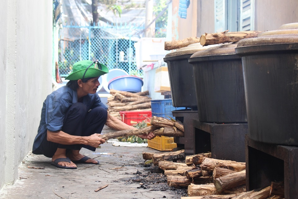 Hem banh u chay hang truoc Tet Doan Ngo anh 12